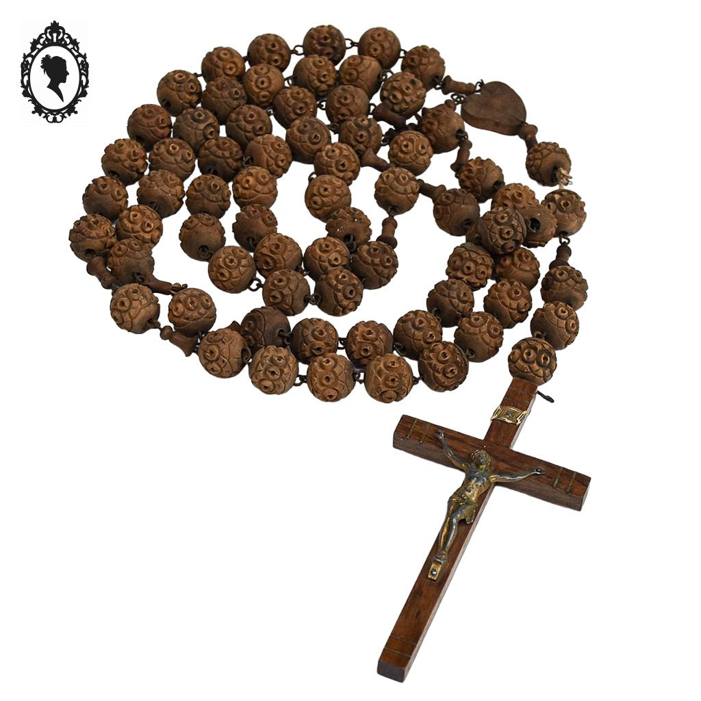 Grand Chapelet Rosaire en bois brut objet religieux avec Christ en régule ancien
