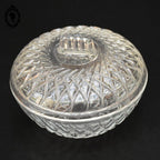Jolie bonbonnière ronde verre blanc à relief vintage
