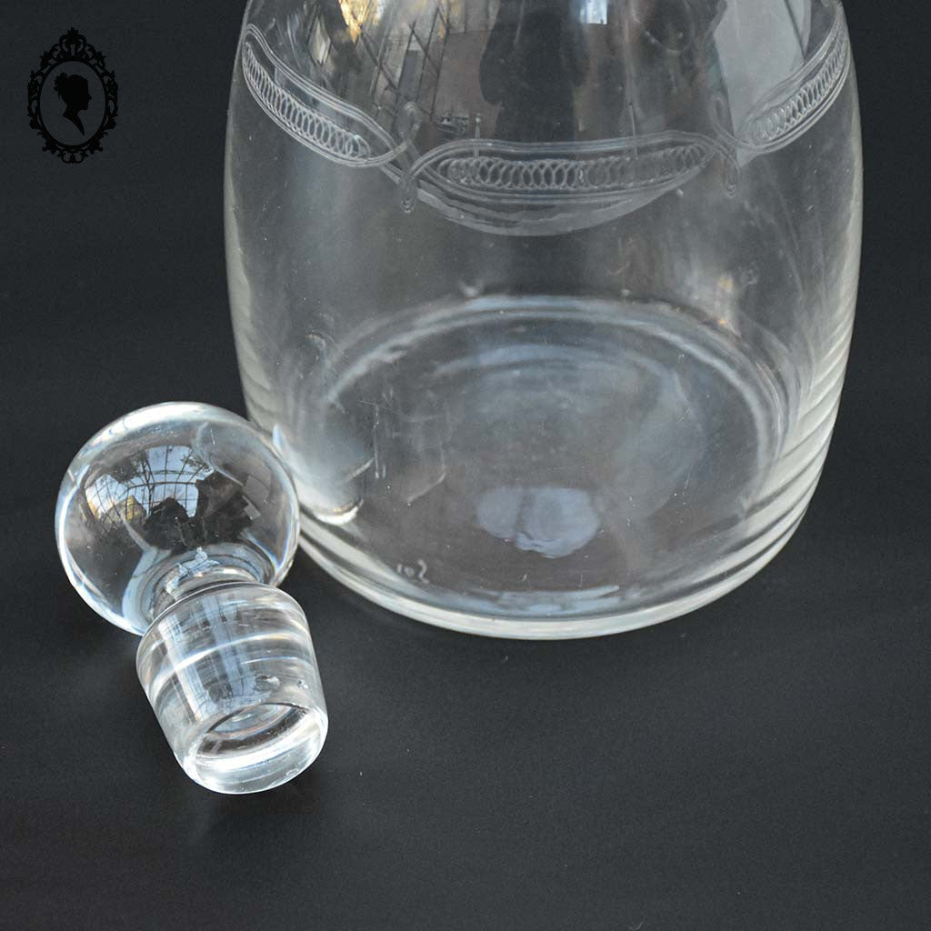 Jolie carafe ou flacon verre bouchon boule de verre simple et chic