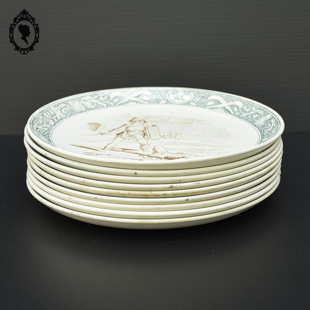 Lot 9 assiettes anciennes plates ou à dessert Terre de Fer Le Duel Louis XIV gladiateurs Creil et Montereau