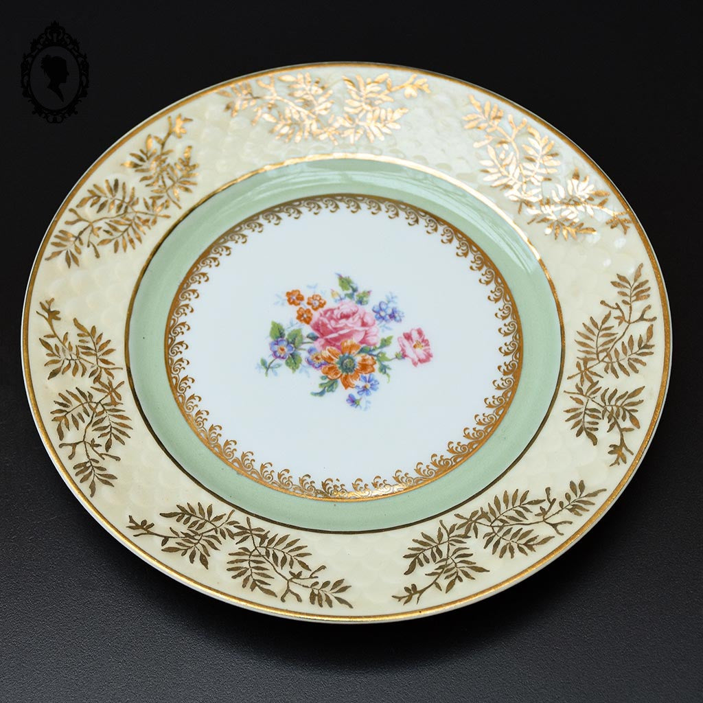 Lot service 9 assiettes à dessert fleuries beige vert U C Limoges vintage