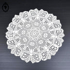 Napperon ajouré pétale papillon rond crochet blanc D 57 cm ancien vintage