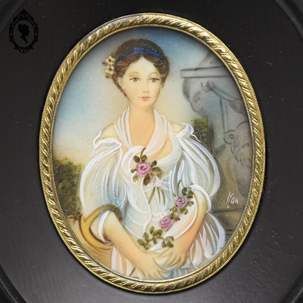 Petit cadre miniature portrait médaillon femme élégante sur ivoire La cruche cassée grecque ancien