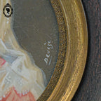 Petit cadre miniature portrait médaillon femme sur ivoire signé Deveze ancien
