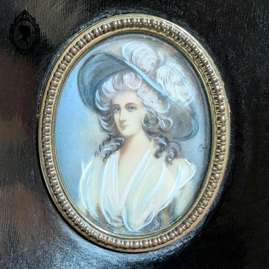 Petit cadre miniature portrait médaillon femme sur ivoire signé Marie Antoinette V. Lebrun ancien