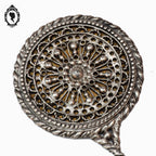 Petit face main miroir métal gris ciselé vintage