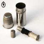 Boite nécessaire de couture de voyage, de poche 2 fils, dé, porte aiguille ancienne  vintage