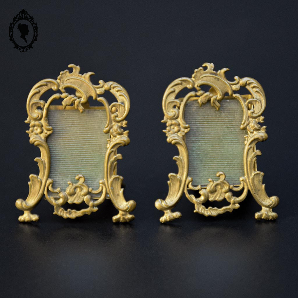 Rare paire de petits cadres pour photo miniature à poser en laiton ancien
