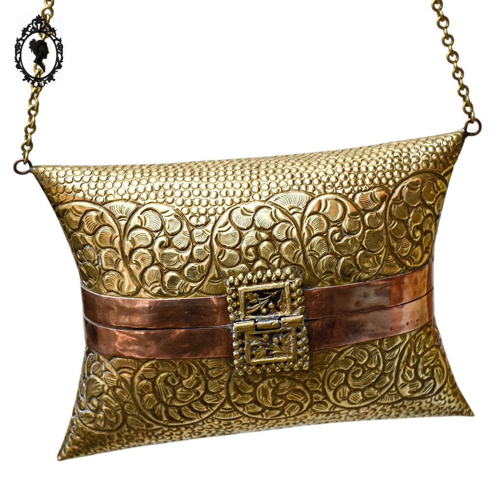 Sac soirée aumônière laiton cuivre forme oreiller coussin ancien vintage chaînette