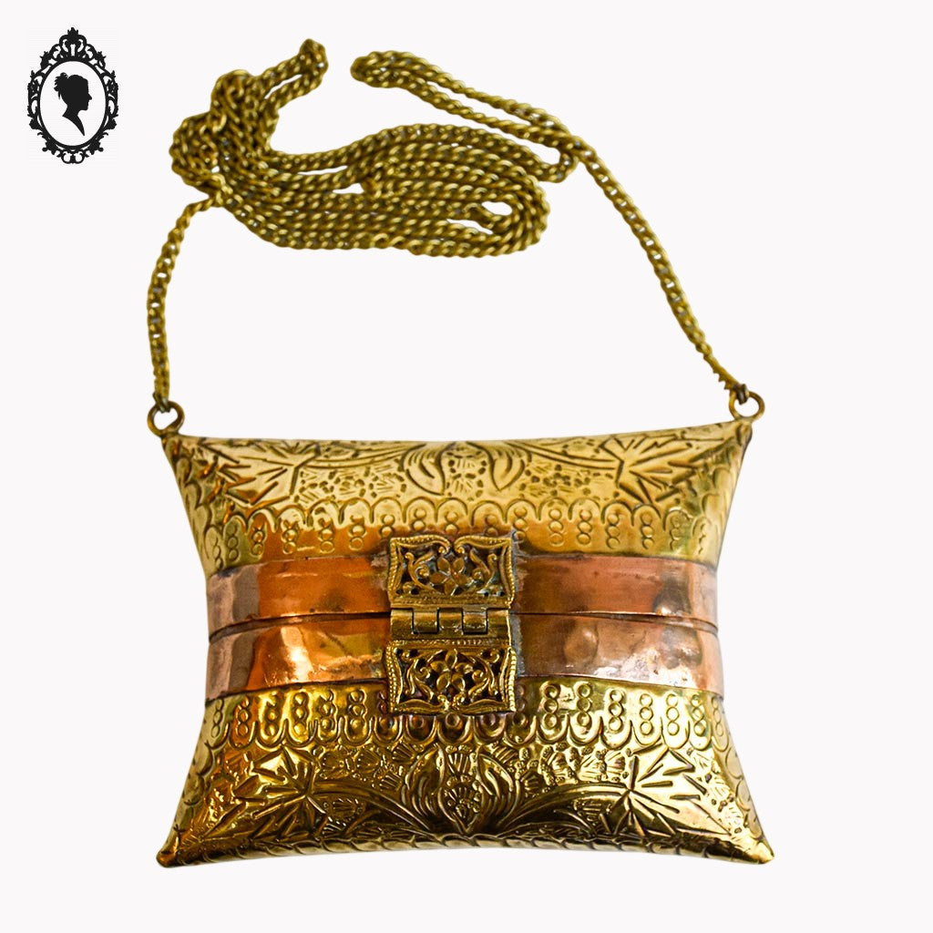 Sac soirée aumônière laiton cuivre forme oreiller coussin ancien vintage chaînette