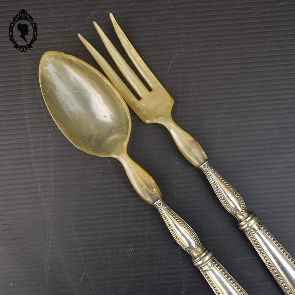 Service de couverts à salade métal argenté résine ancien à détourner