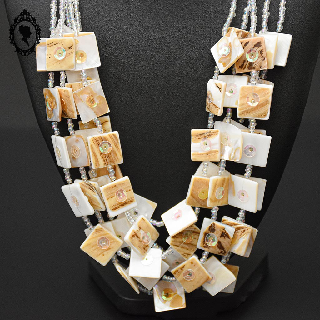 Superbe collier perle nacre carré beige irisé multi rangs 5 rangs