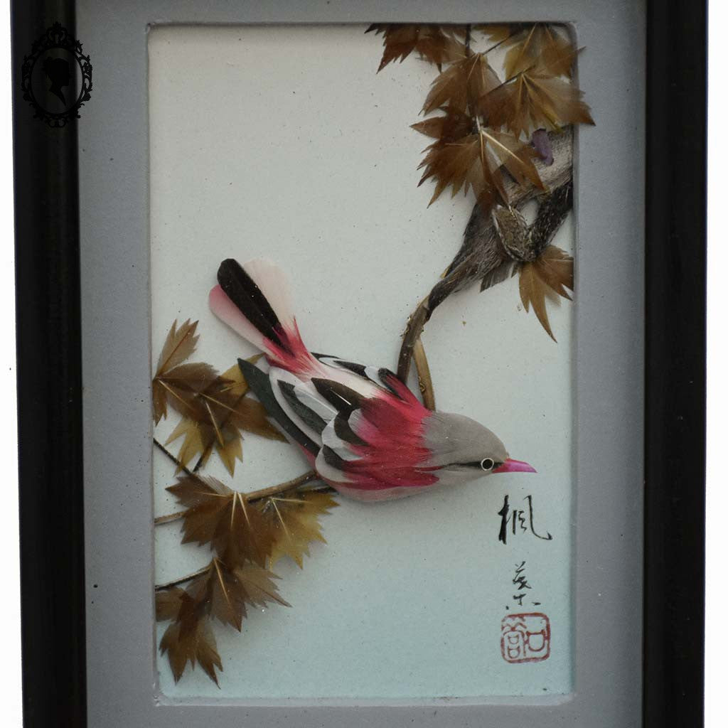 Adorable tableau oiseau rose cadre à relief chinois asiatique blanc gris noir plume vintage