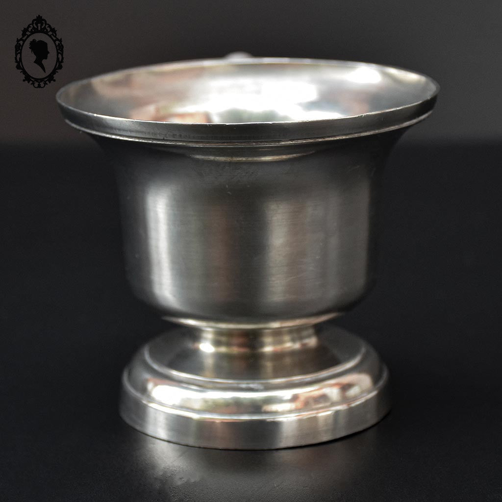 Tasse timbale piédouche avec anse en étain vintage