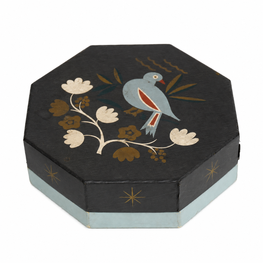 Boîte ancienne octogonale décor d’oiseau et de fleurs style art déco mais date de 1955