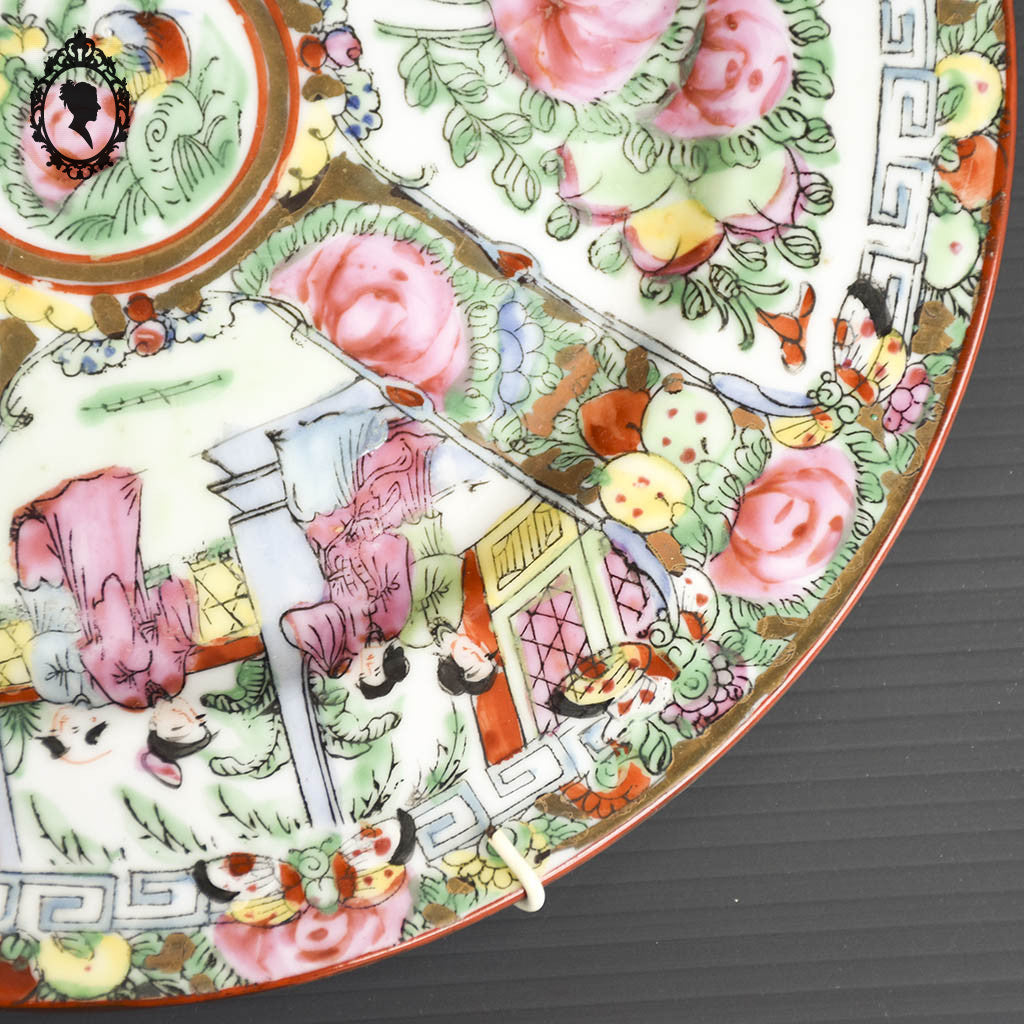 Assiette porcelaine chinoise murale époque XX ème doré rose collection signée