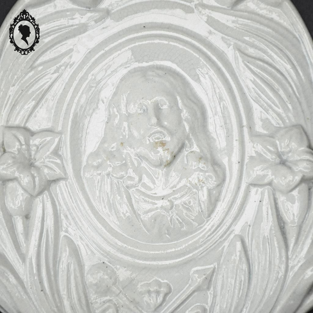 Bénitier Christ Art nouveau en porcelaine blanc HB Choisy ancien