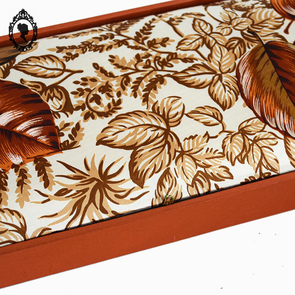 Boîte à gants foulard orangé rectangulaire carton tissu avec un foulard vintage