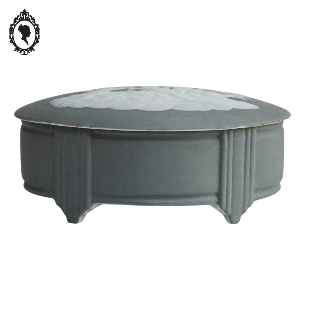 Bonbonnière ancienne boîte porcelaine biscuit vert tendre gris blanche anges