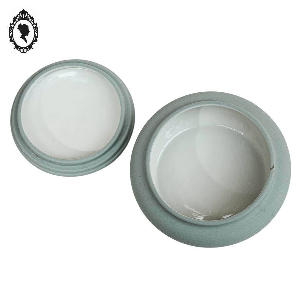 Bonbonnière ancienne ronde boîte porcelaine biscuit vert tendre blanche fées
