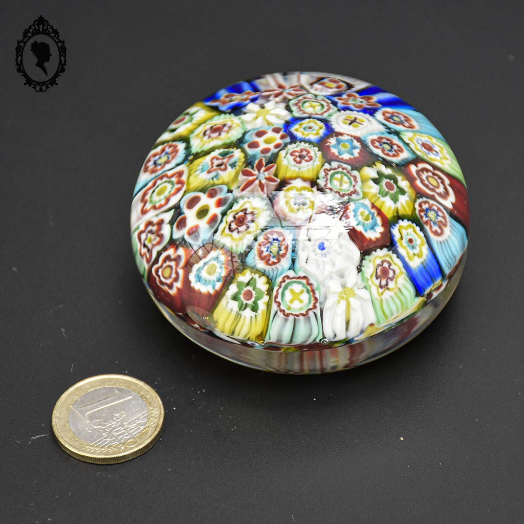 Boule sulfure mille fleurs Millefiori presse papier en verre polychrome vintage