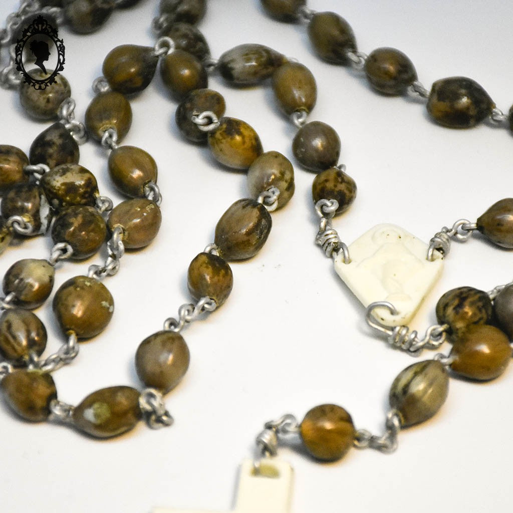 Chapelet rosaire perles de noyaux gris marron glacé