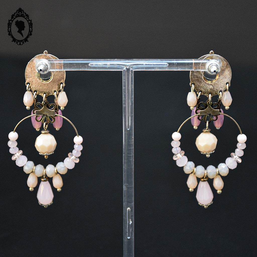 Chic paire de boucles d’oreilles pendantes perle rose beige