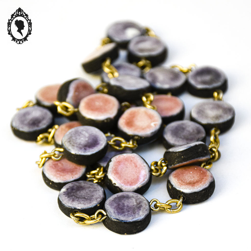 Collier sautoir perle plate porcelaine rose violette noir doré vintage