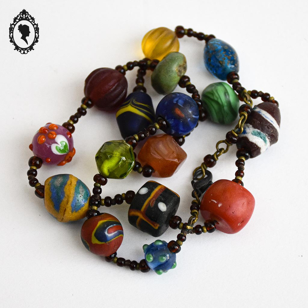 Collier vintage ras de cou coloré perles pâte de verre variées et originales