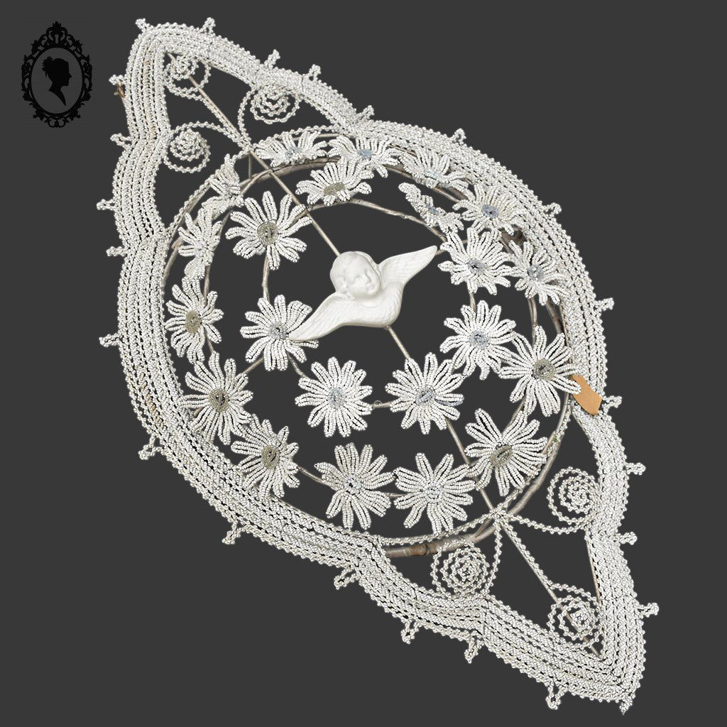 Couronne florale ange perles blanches objet de curiosité mortuaire ancienne 1900 H 76 cm