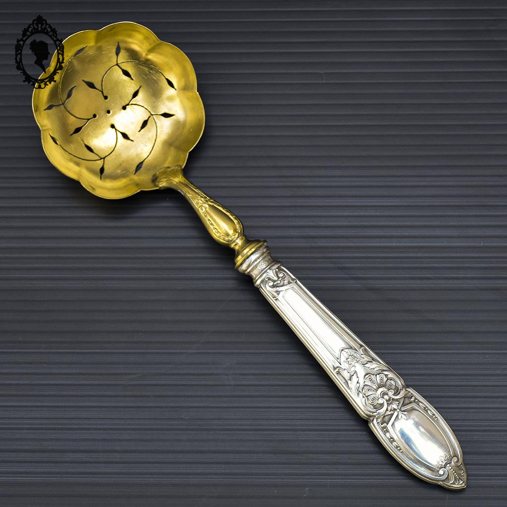 Cuillère à sucre saupoudreuse ou couvert ajouré en argent et vermeil doré ancien