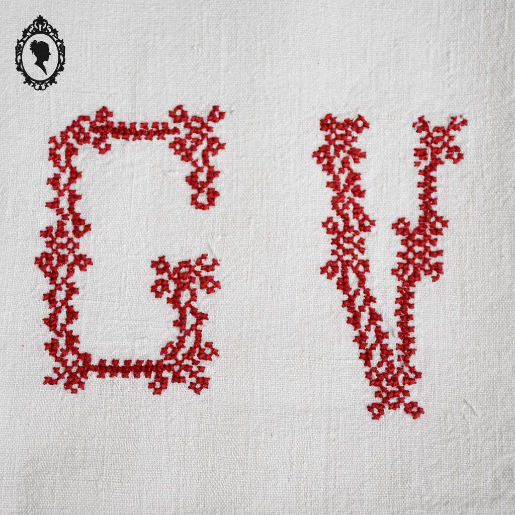 Drap ancien lettre monogramme rouge GV coton lin épais 183 x 280 cm