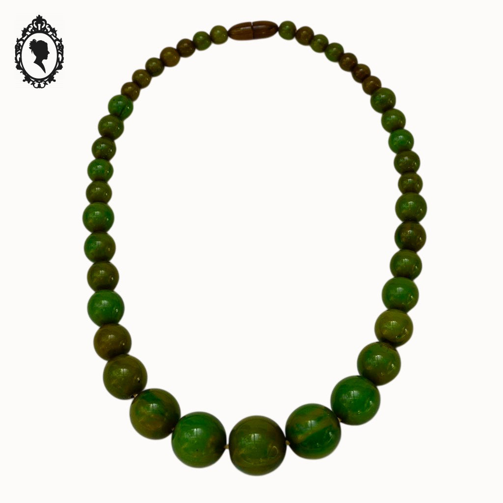 Élégant collier Art déco vert en bakélite perles rondes en cascade ancien