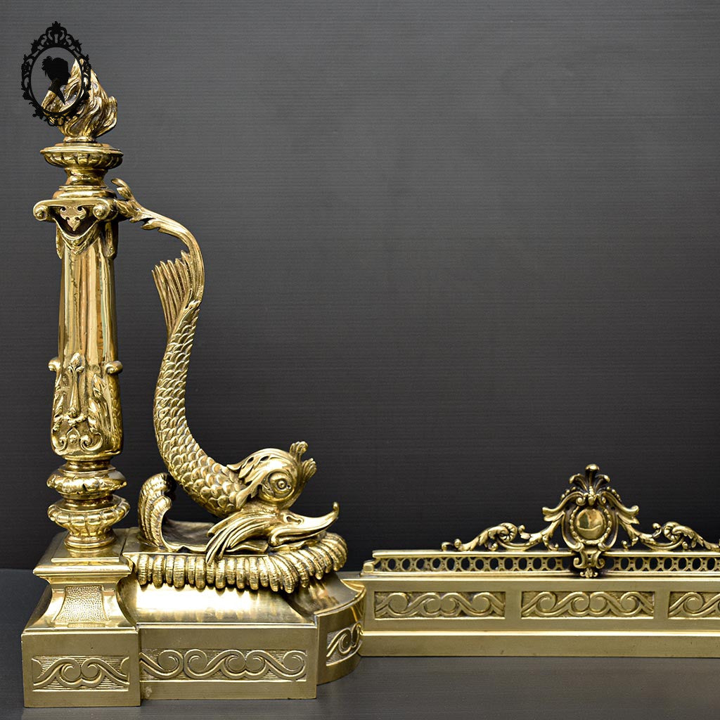 Élégant défenseur de cheminée chenets barre bronze doré chimère dauphin serpent de mer poisson ancien