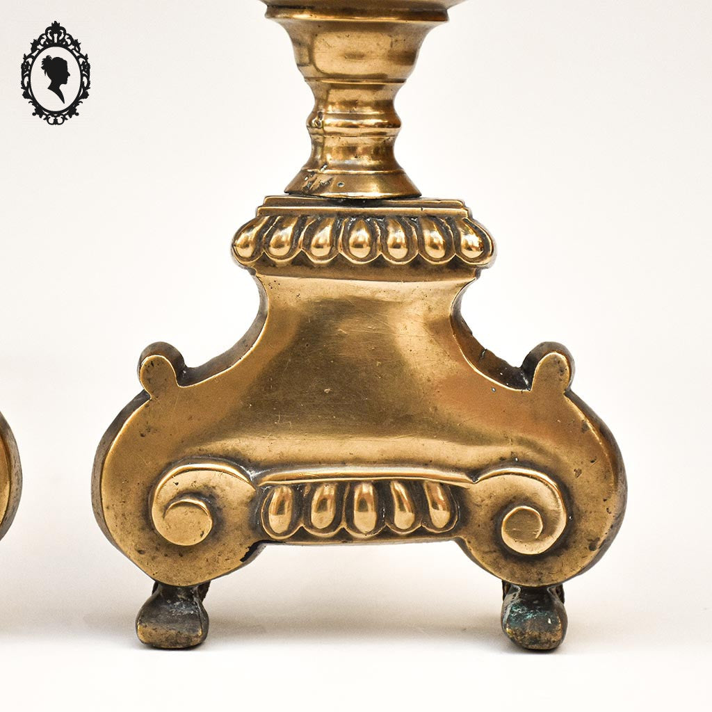 Élégants chenets en bronze doré accessoire de cheminée ancien