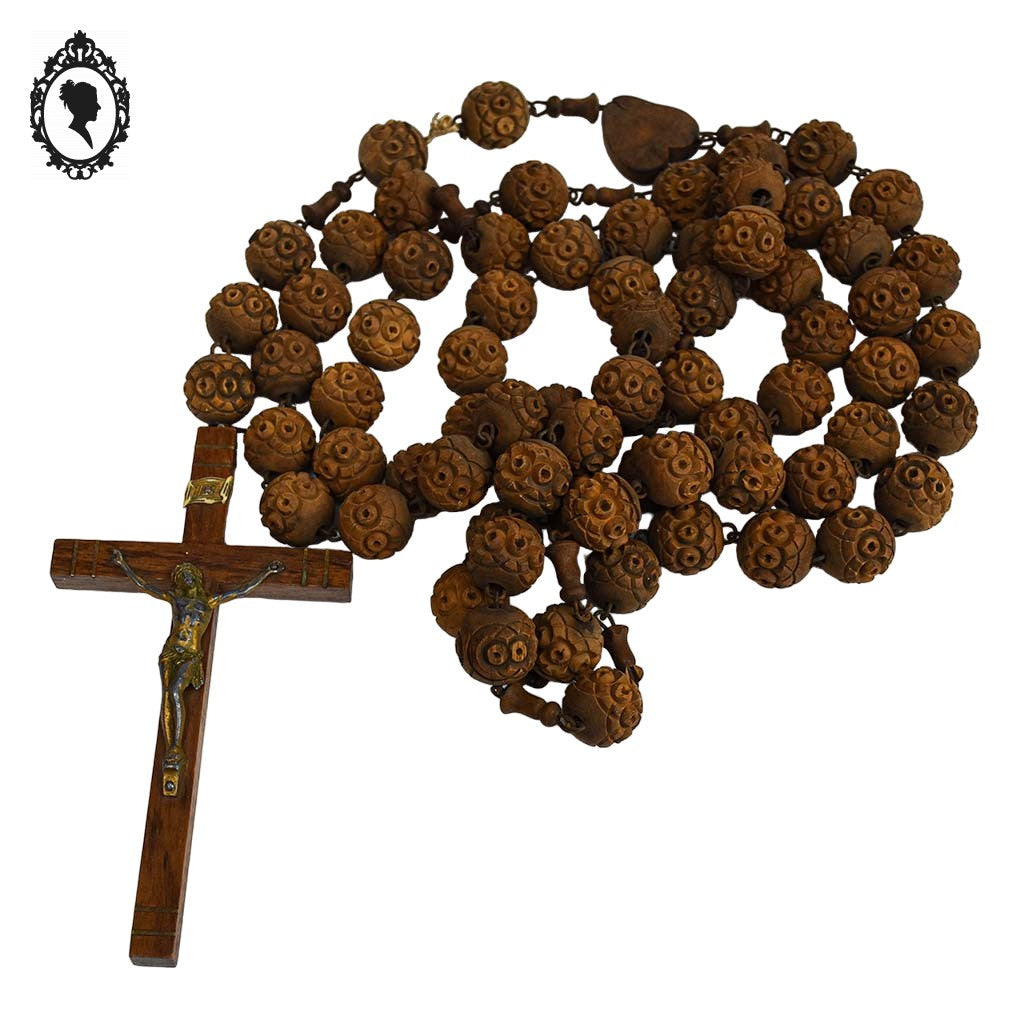 Grand Chapelet Rosaire en bois brut objet religieux avec Christ en régule ancien