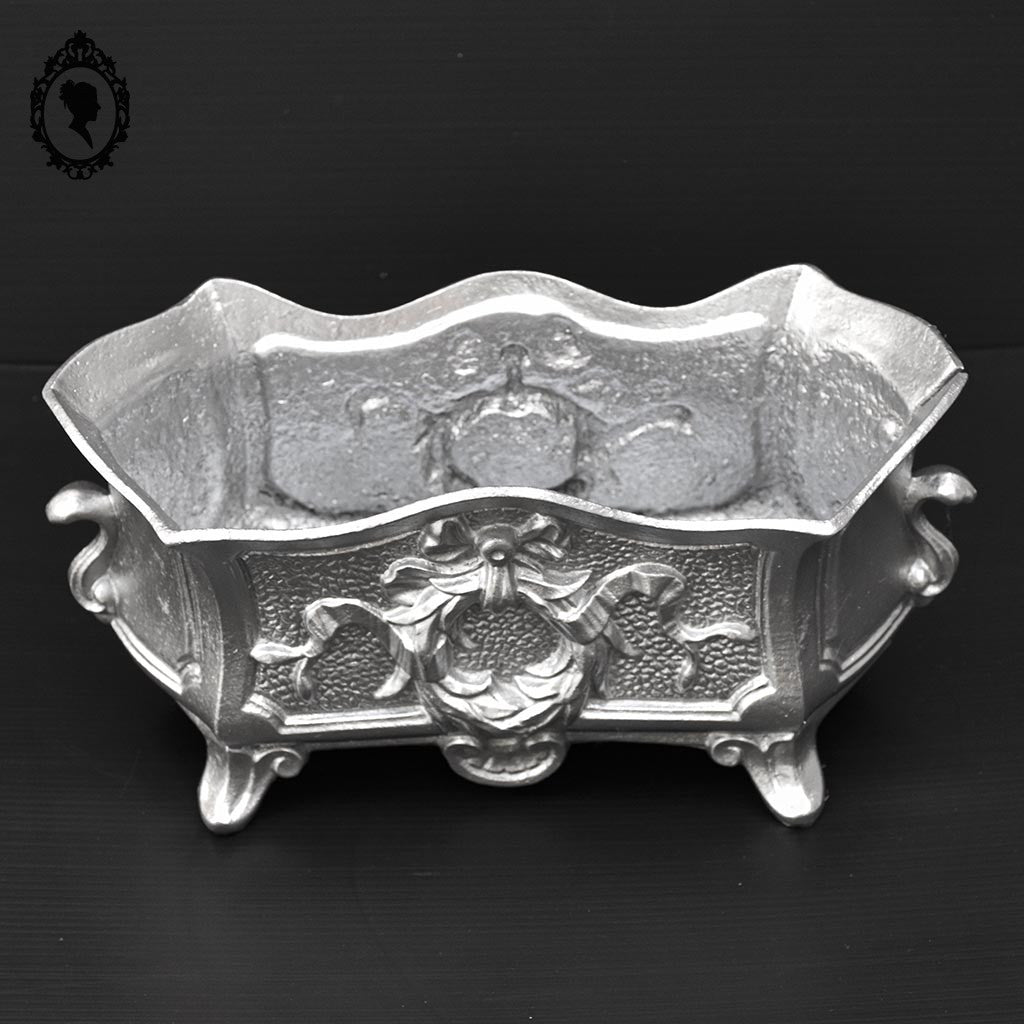 Jardinière ou cache pot en fonte argent grise ancienne