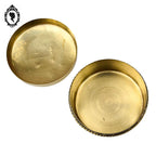 Jolie boite bonbonnière ronde dorée en laiton avec armoiries blason