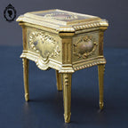 Jolie boite ou coffret à bijoux régule doré forme commode ancienne