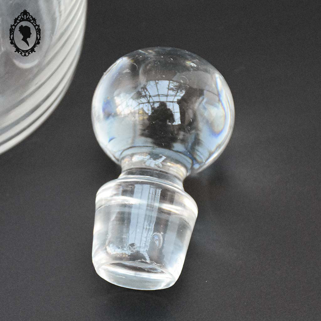 Jolie carafe ou flacon verre bouchon boule de verre simple et chic