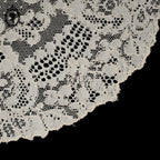 Linge de table brodé napperon ovale dentelle crème vintage