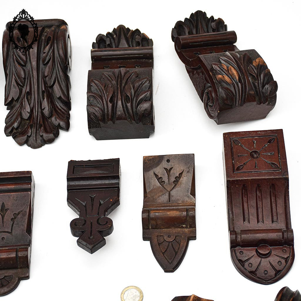 Lot 16 ornementations sculptures boiseries déco de meubles bois ancien