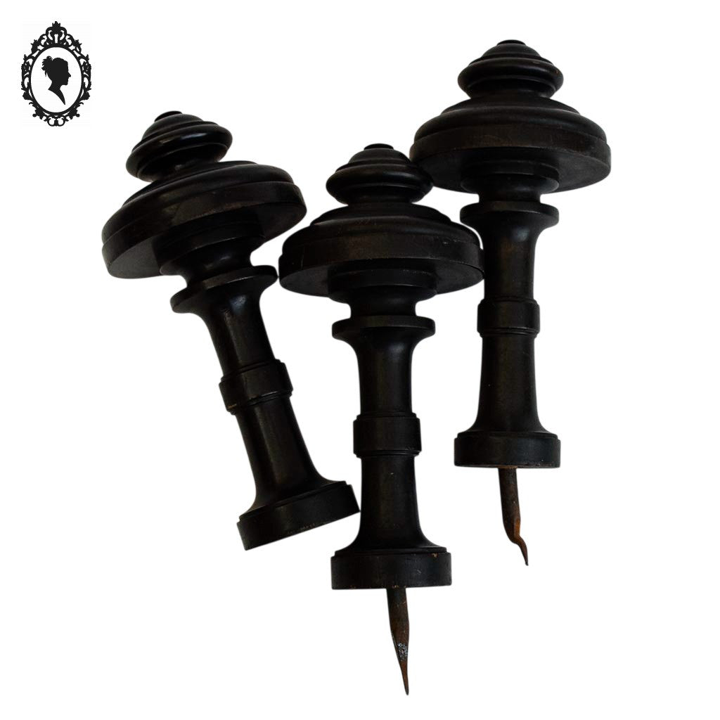 Lot 3 ornementations toupies embrasses bois noir ornement meuble ancien