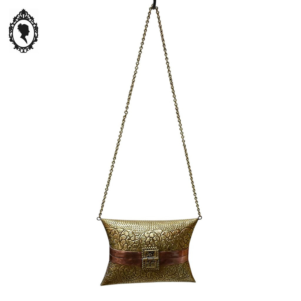 Sac soirée aumônière laiton cuivre forme oreiller coussin ancien vintage chaînette