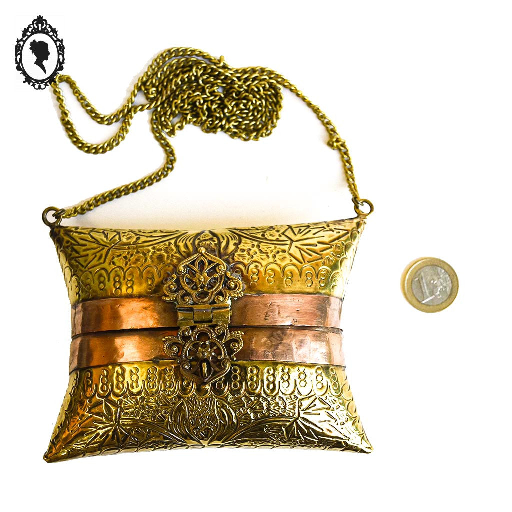 Sac soirée aumônière laiton cuivre forme oreiller coussin ancien vintage chaînette