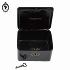 Tirelire boite souvenir de Lourdes ancienne en carton bouilli noir