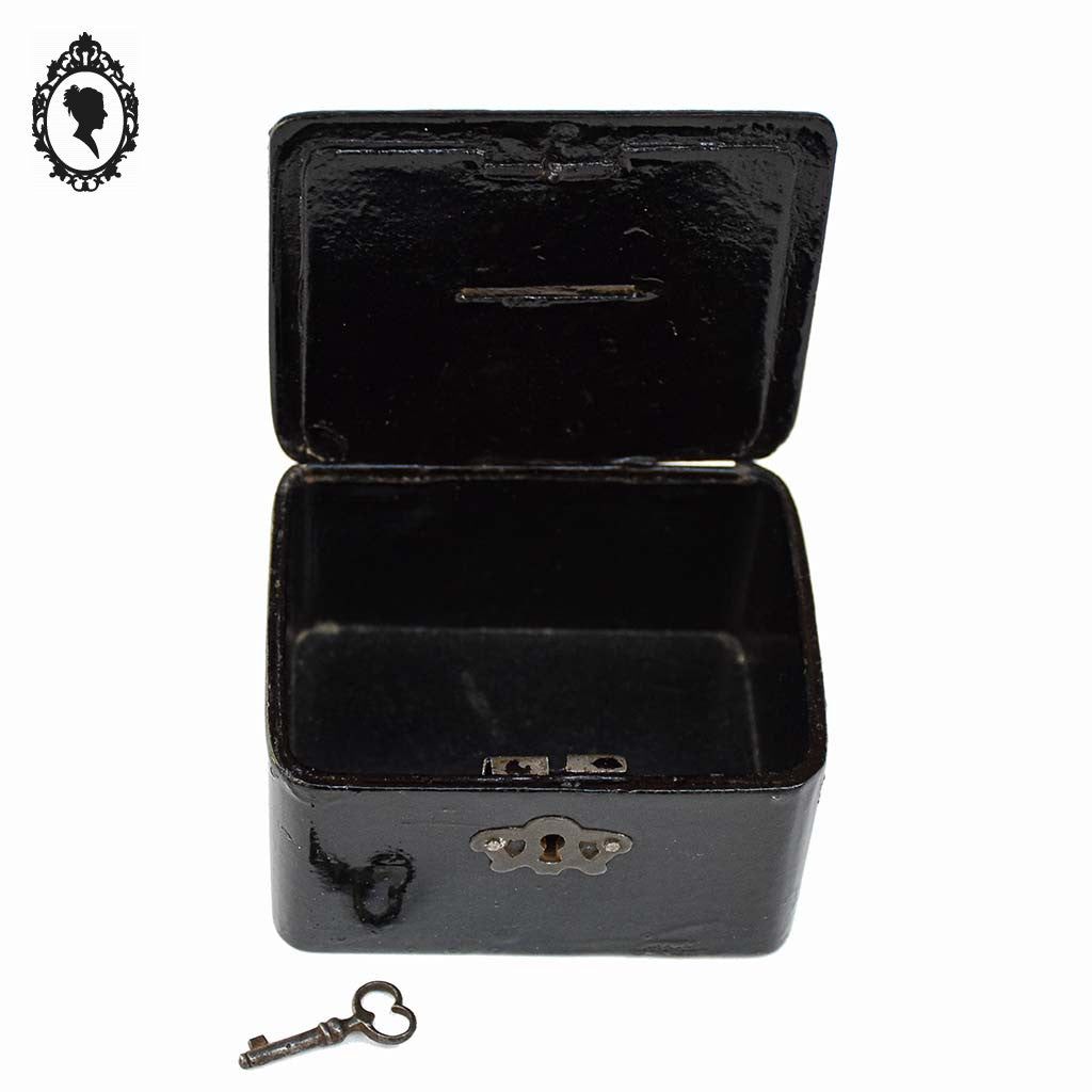 Tirelire boite souvenir de Lourdes ancienne en carton bouilli noir
