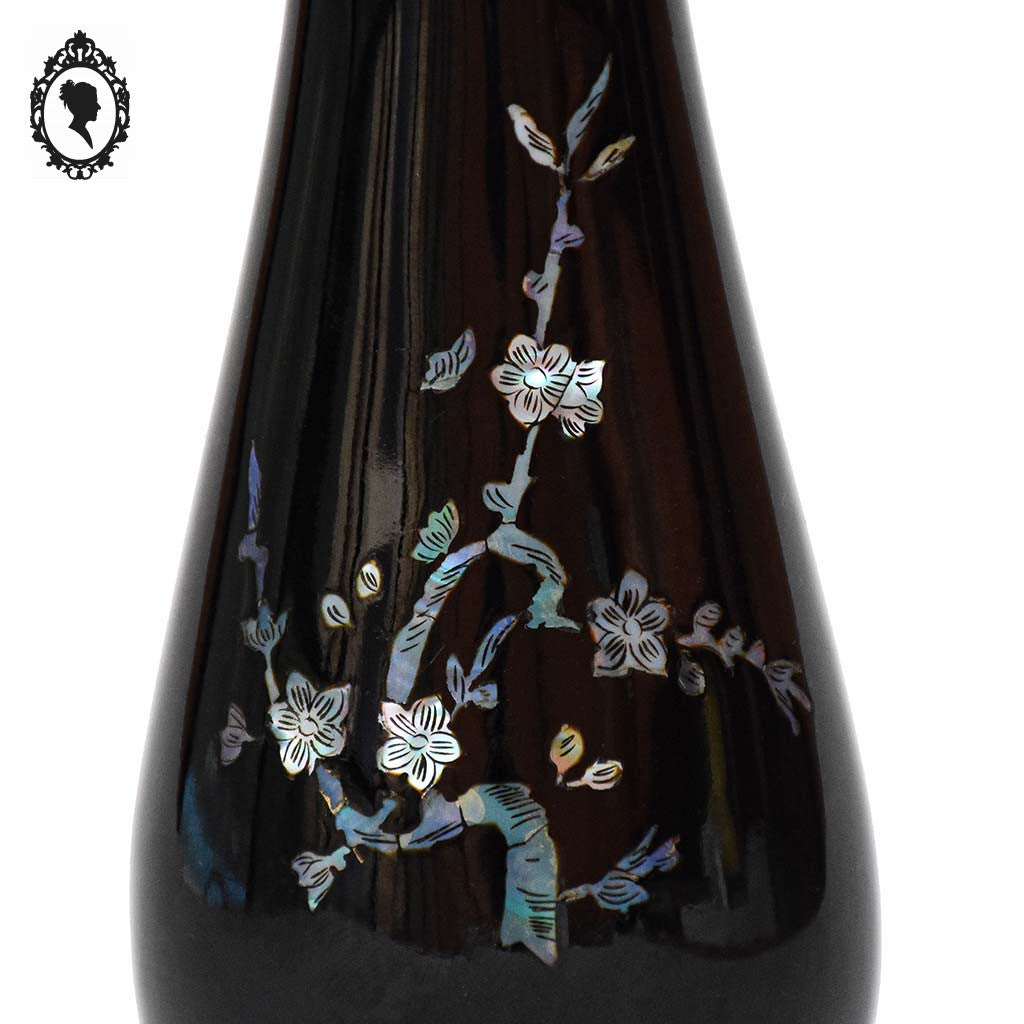 Vase oriental en bois noir laqué fleur cerisier en nacre