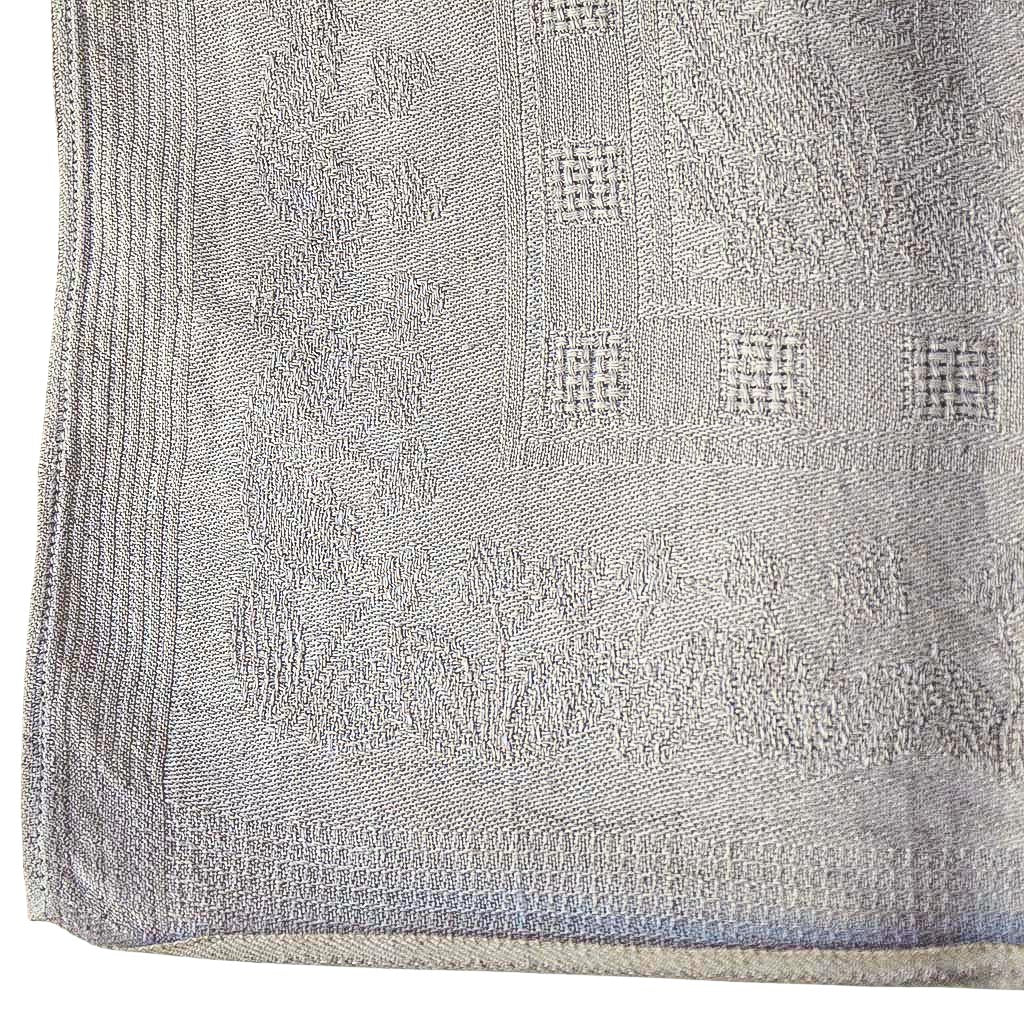 Lot 10 serviettes anciennes en damassé fleuri beige – Monogramme JA