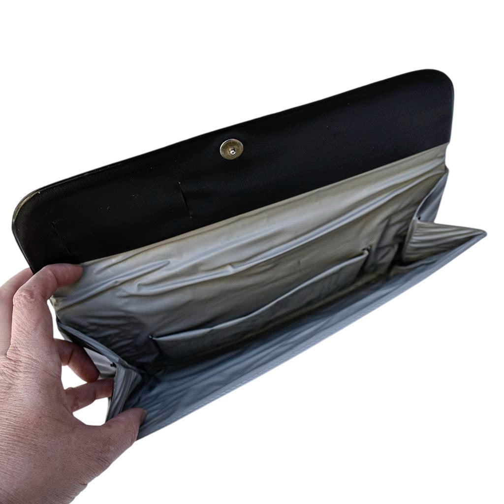 Pochette vintage noire en skaï à détails dorés – Élégance rétro